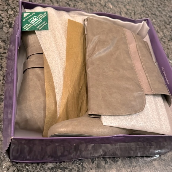 Madden girl tall zilch taupe boots NIB 8.5 - Picture 2 of 14